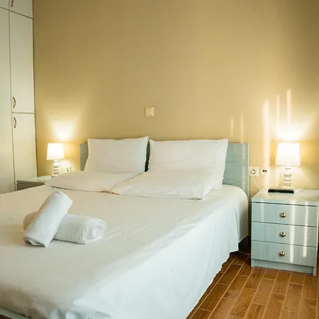 House Alexander * Kokkínion