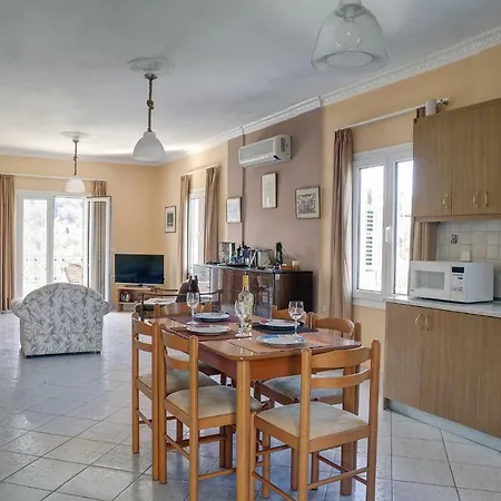 Apartman House Alexander Kokkínion